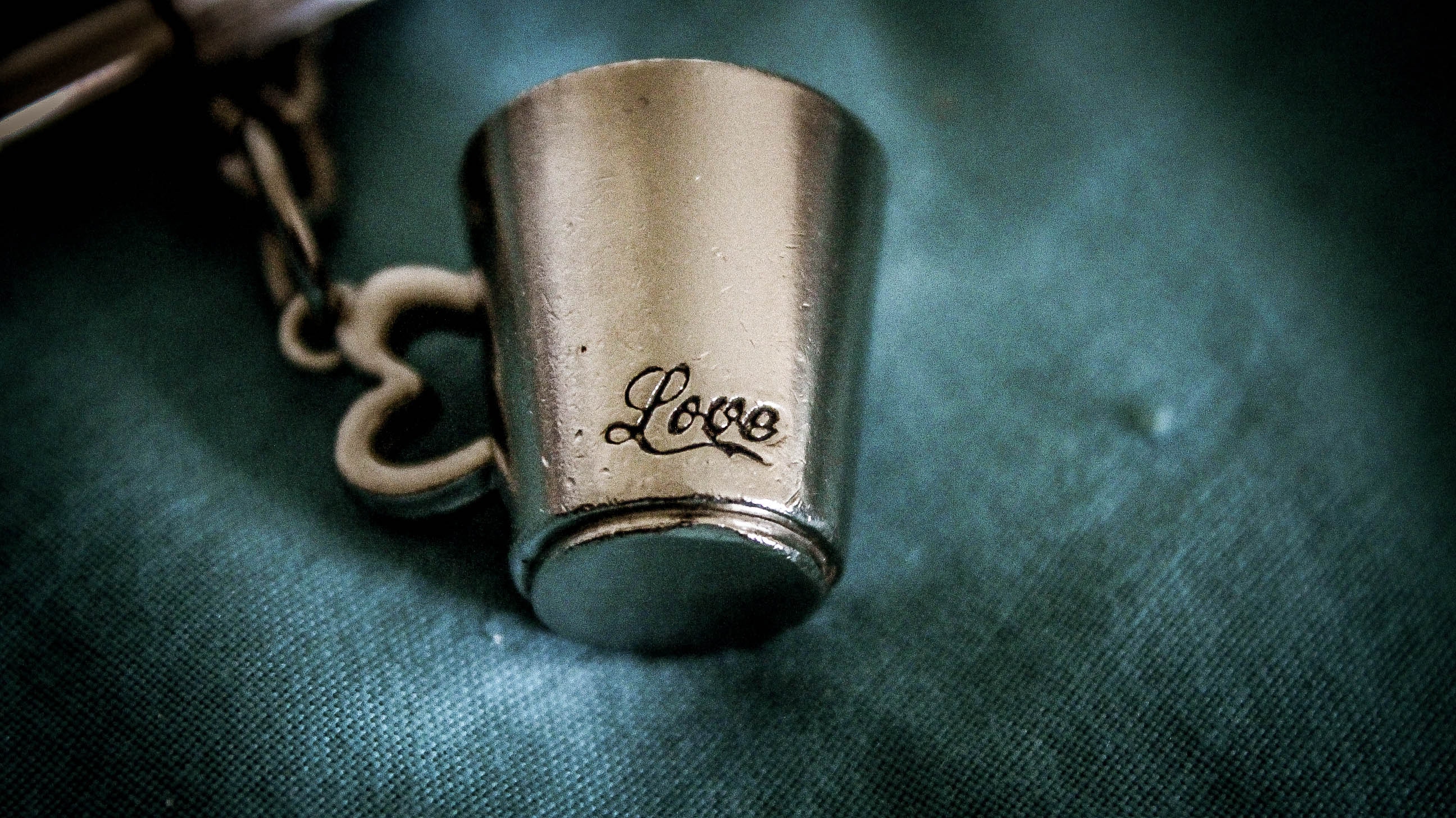 Desain Mug Love yang Romantis